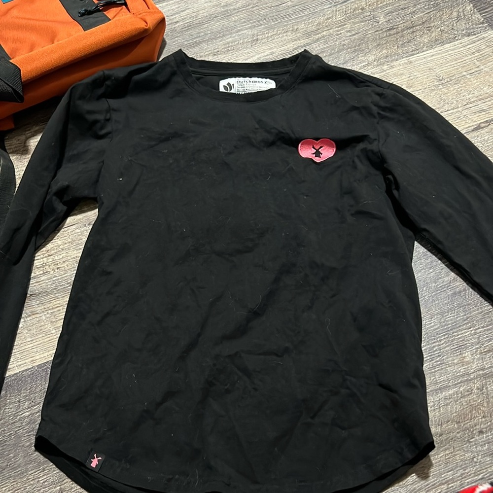 women’s medium dutch long sleeve